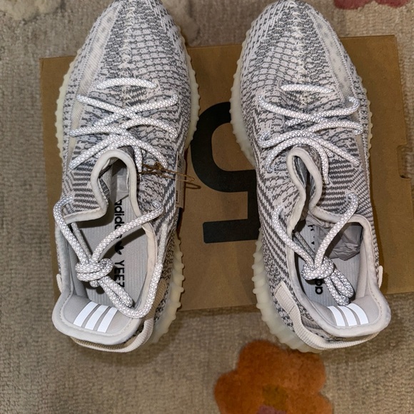 YZE 350 V2 Boost by Adidas 7.5 - Picture 3 of 15